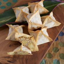 お弁当・おつまみに サモサ風カレー風味じゃがいも包み