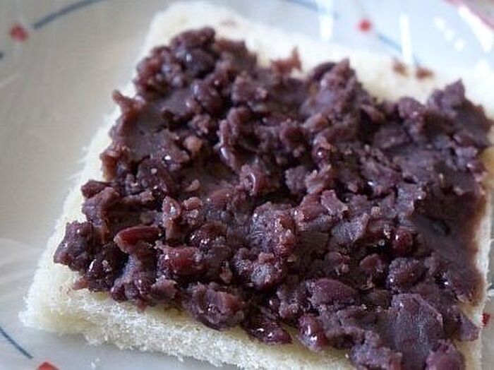 3.あんこを乗せる。