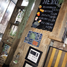 切って貼るだけ!子供服でワイヤーレターラックをアレンジ