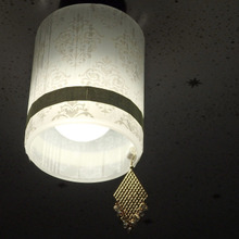 プチプラリメイク♪シンプルな照明をエレガントに!