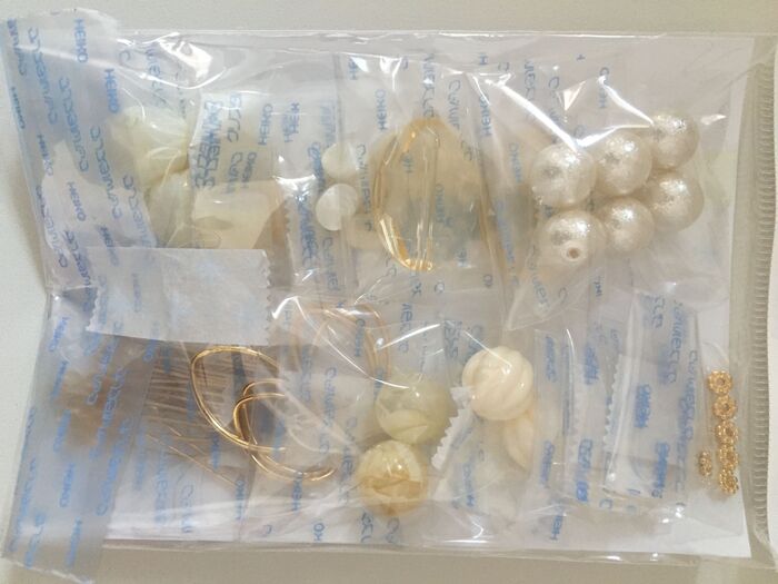 マスキングテープでとめます