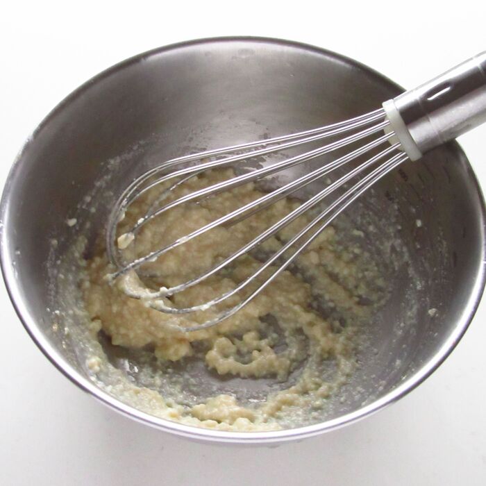 絹豆腐ときび砂糖、米油をよく混ぜる。