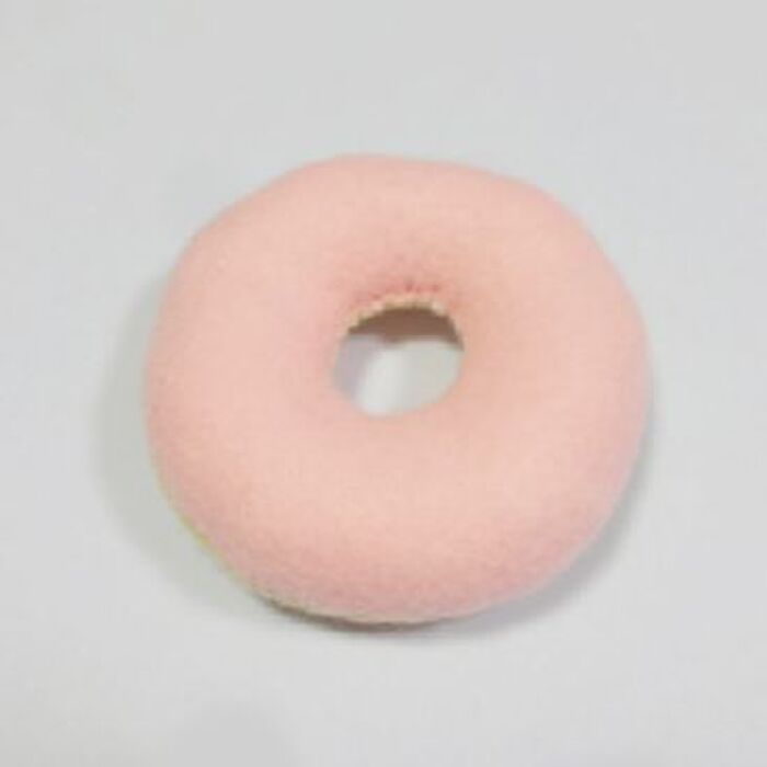 まずは、フェルトドーナツを作ってね!