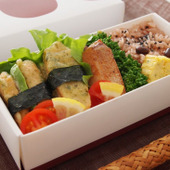 新生活応援!かんたんお弁当レシピ「ささみ磯辺揚げのアボカドサンド弁当」