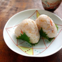 梅しらすのオイルおにぎり