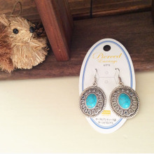 アレンジできる♪ダイソーの アンティーク調ターコイズピアス♪