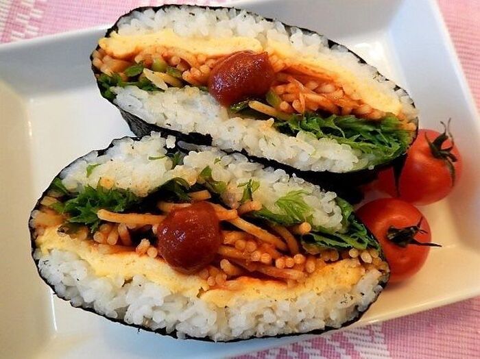 どこか懐かしいお味!ナポリタンのおにぎらず