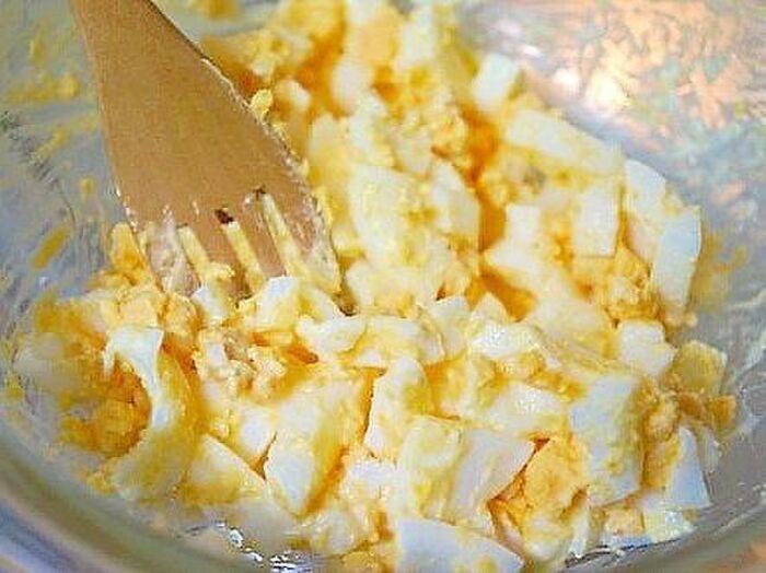 1.卵サラダを作る。