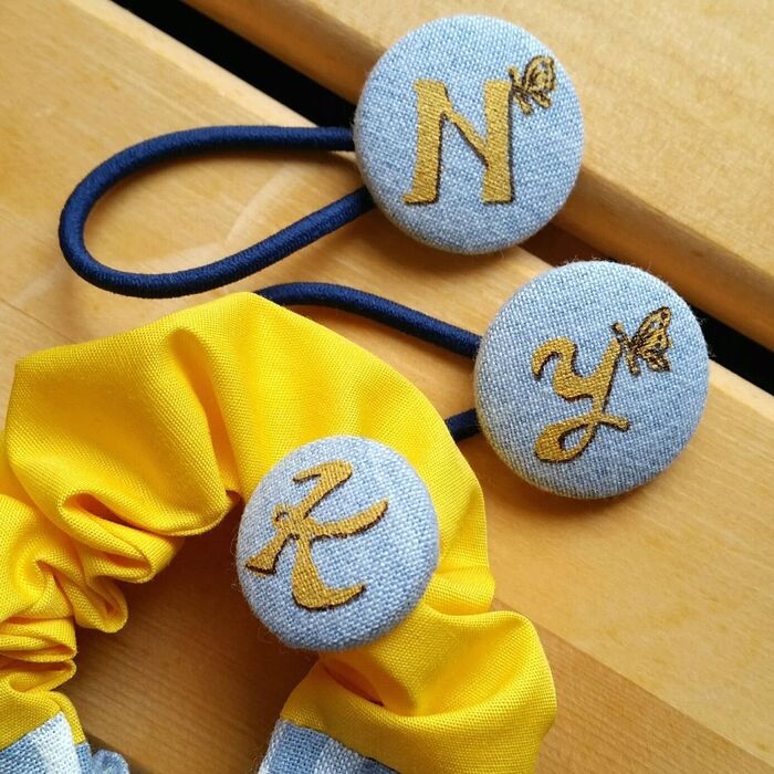 ★ゴムをつけたり、シュシュに縫いつけたり。