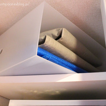 手の届きにくい収納の最上段は、ファイルボックスで使いやすく!