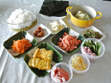 お好きな具を好きなだけどうぞ☆ 楽しいおにぎり&海苔巻き作り