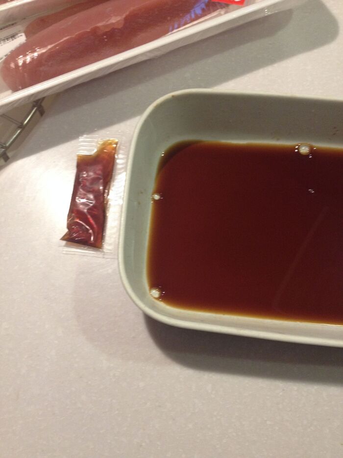 例えば、マグロの漬け液に餃子のタレを加える