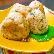 免疫力アップ‼お出かけにピッタリ♪主人が好きなしそと明太子の焼きむすび