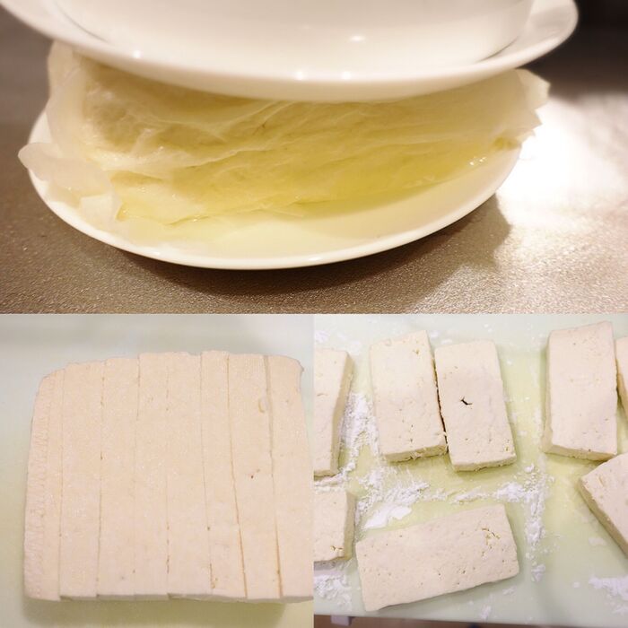 豆腐をを水切りし片栗粉をまぶす。