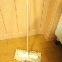 ダイソーの経済的で丸洗いOKで衛生面も安心★マイクロファイバー モコモコモップ