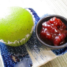 宇治抹茶もっちり蒸しパン(あんこ添え)