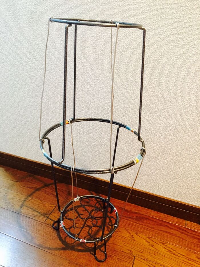 私は強度をあげるために、ワイヤーを6箇所括りました。