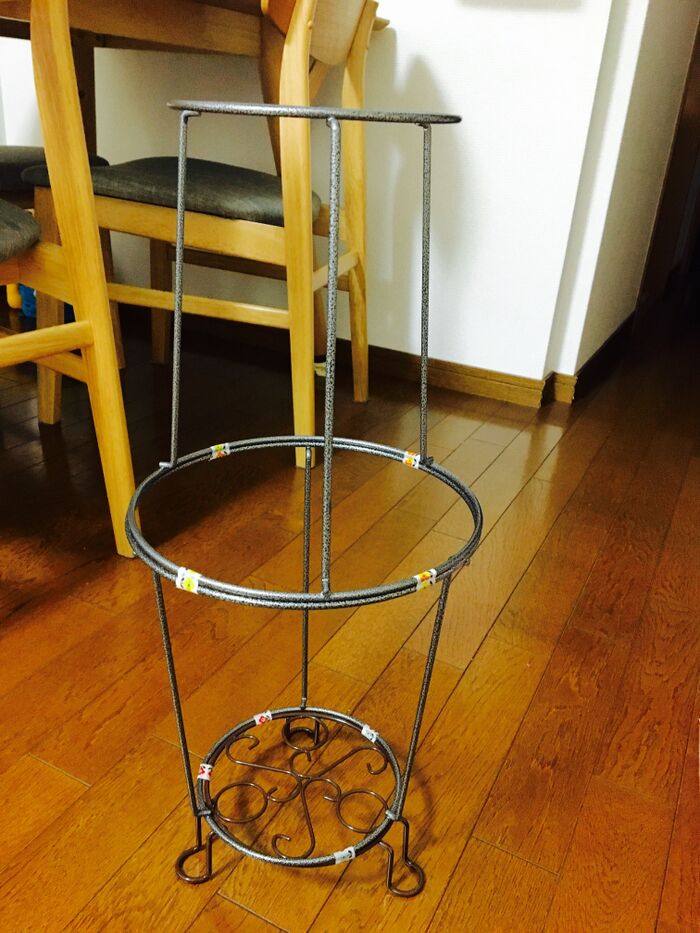 こんな形になるように組み合わせて、仮留めします。