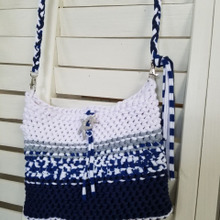 ダイソーのTシャツヤーンでマリンテイストなショルダーを手作り