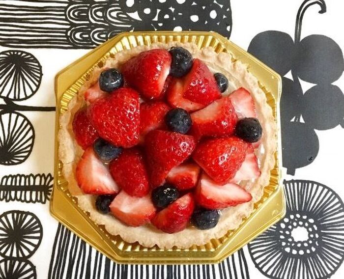 いちごのタルト☆市販のケーキを簡単デコ