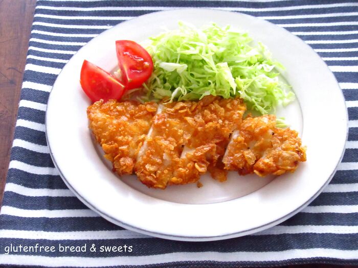 コーンフレークでザクザク美味しい♪チキンカツ