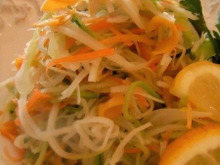 我が家の定番!イカの燻製入りの大根サラダ