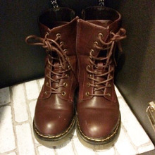 100均シートで靴収納に明るさプラス