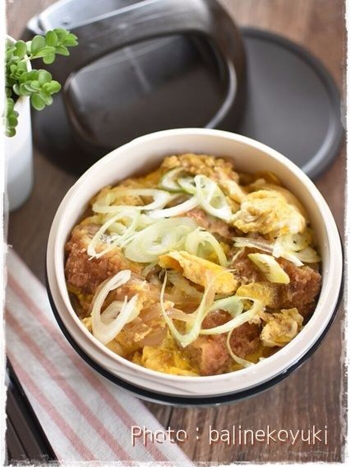 丼物のお弁当!ランチボウルでヒレカツの卵とじ丼