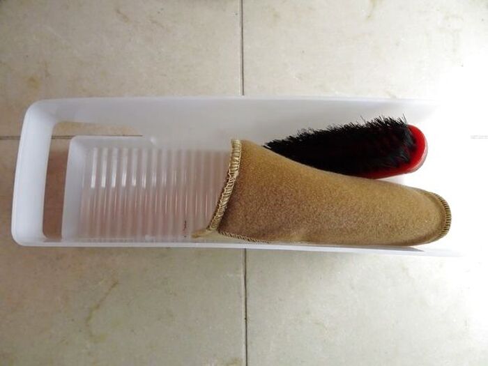 理由②すべりどめ効果で、小物がごちゃつかない