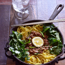 材料たったの4つと10分以内!お店級和エスニックまぜそば。