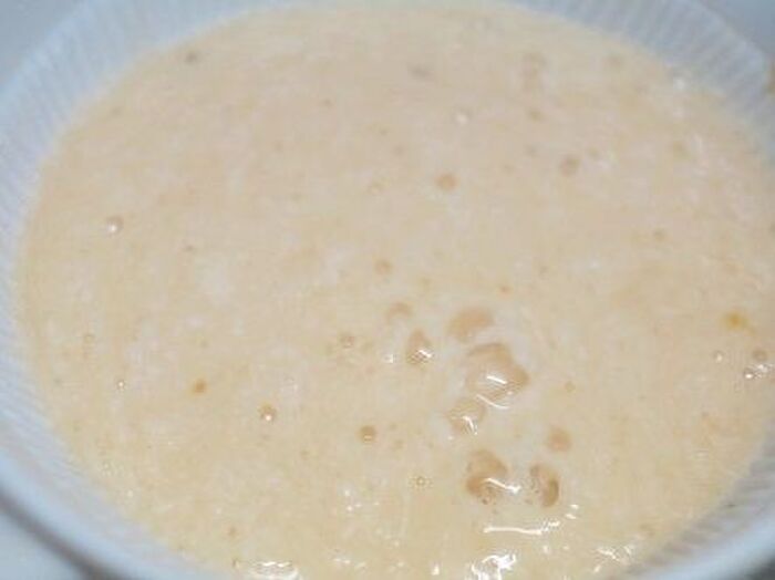 2.青じそドレッシングを混ぜる。