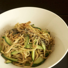 炒めきゅうりとさきいかのゴマまぜそば