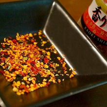 挽き立て七味で彩も香りも絶品!