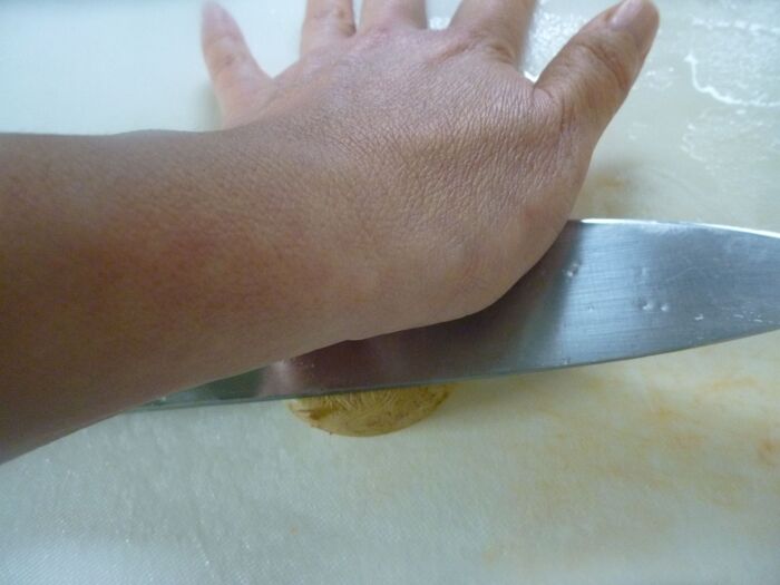 包丁を使ってクラッシュ!