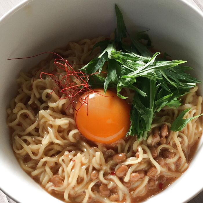ラ王で作る、ピリ辛納豆のまぜそば