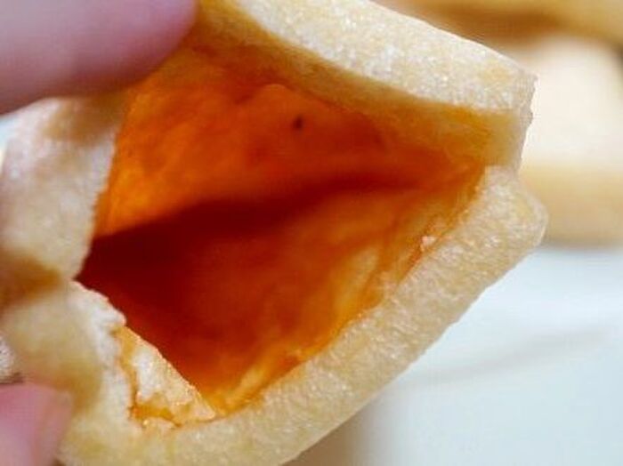 3.ピザソースを入れる。