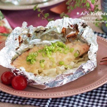 濃厚たっぷりチーズで子供から大人まで人気の*味噌チーズで鮭のホイル焼き*