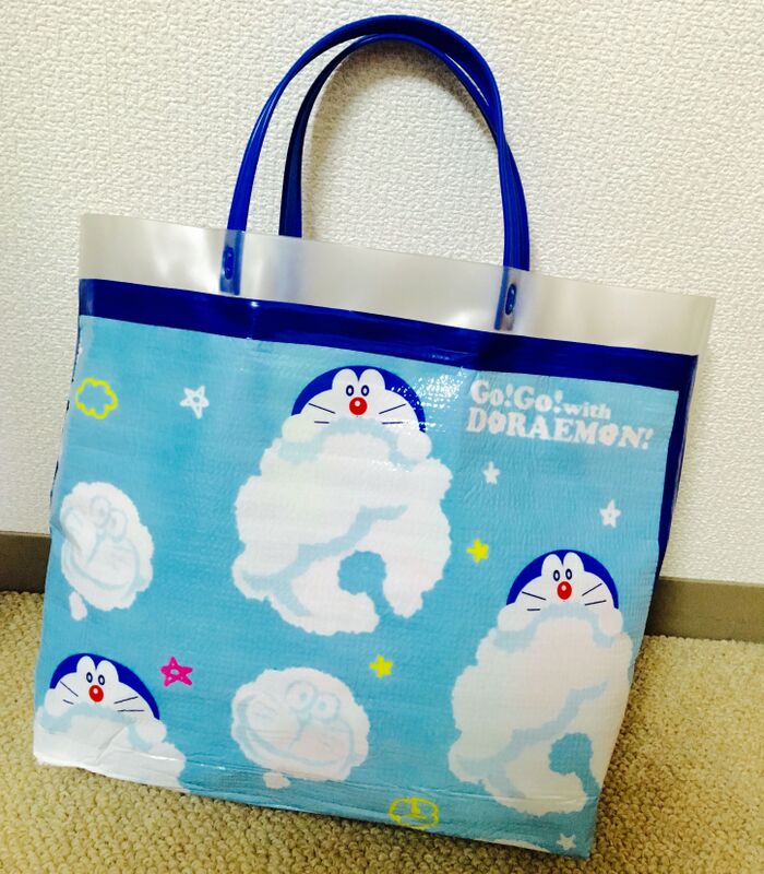 不要なプールバッグを100均レジャーシートで好きなデザインにリメイク!