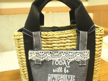 100均デニム風ウォールポケットでバッグに付けるミニバッグ