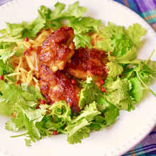 ラ王袋麺アレンジ。癖になる?本格中華風唐揚げのせ「まぜそば」