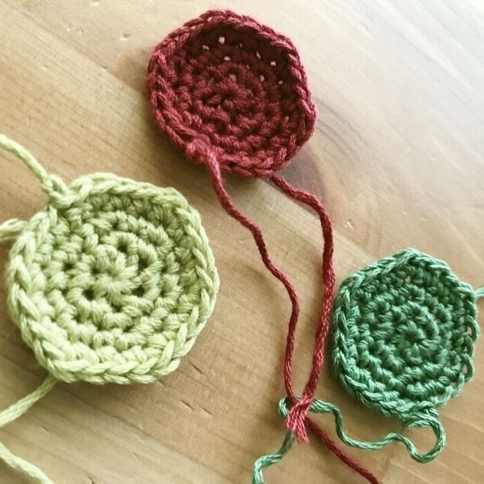 図案に合う刺繍糸編みを作る