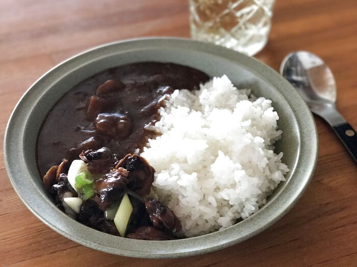 キャンパーたちをとりこにした味をアレンジ！ 赤貝カレー