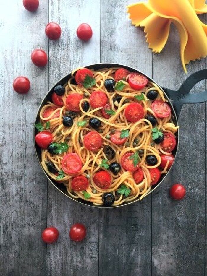 本場のお味!フレッシュトマトたっぷりスパゲッティ・アッラ・プッタネスカ