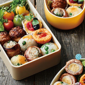 おかず&おにぎりが一度に完成!「たこ焼きプレート」で家族のまんまるお弁当♡