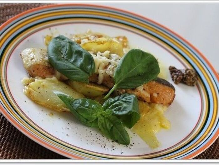 生鮭とじゃがいものソテー☆チーズをのせて♪バジル*カレー*マスタード風味☆