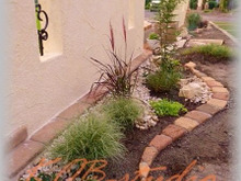 レンガで曲線を基調とした花壇をDIY!