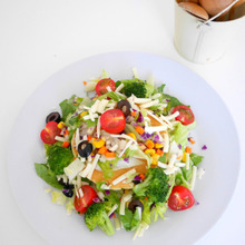 チーズと野菜がたっぷり サラダ風お食事パンケーキ