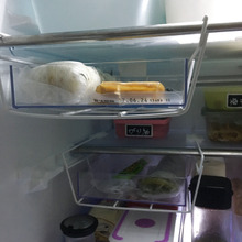 吊り型ワイヤーとクリアボックスで空間利用