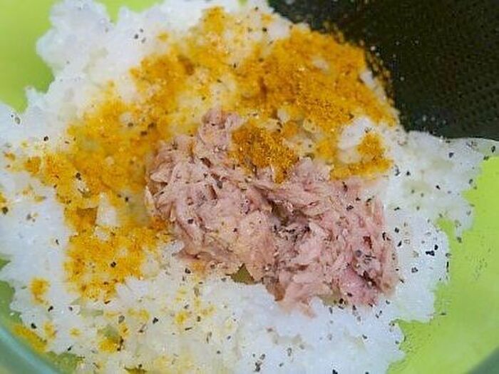 2.おにぎりを作る。