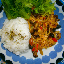 きのこと豆のヴィーガンプレート